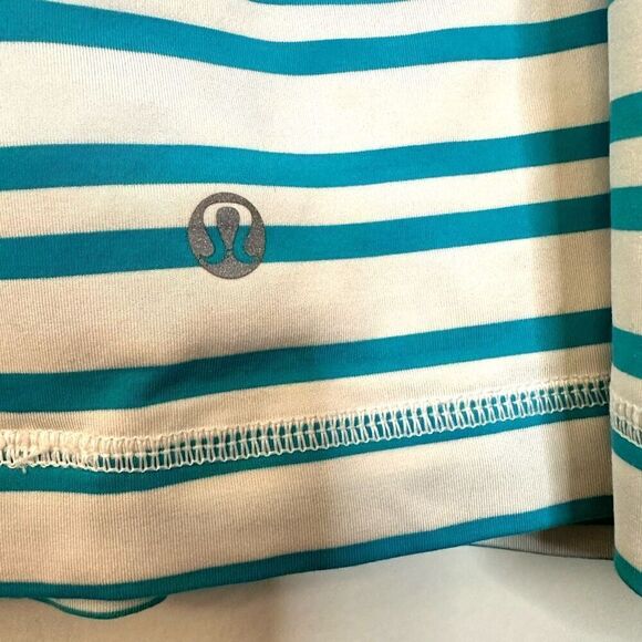 Lululemon Athletica Stripe Free To Be Tank Crossback Blue White Top Size 6 - Picture 4 of 4